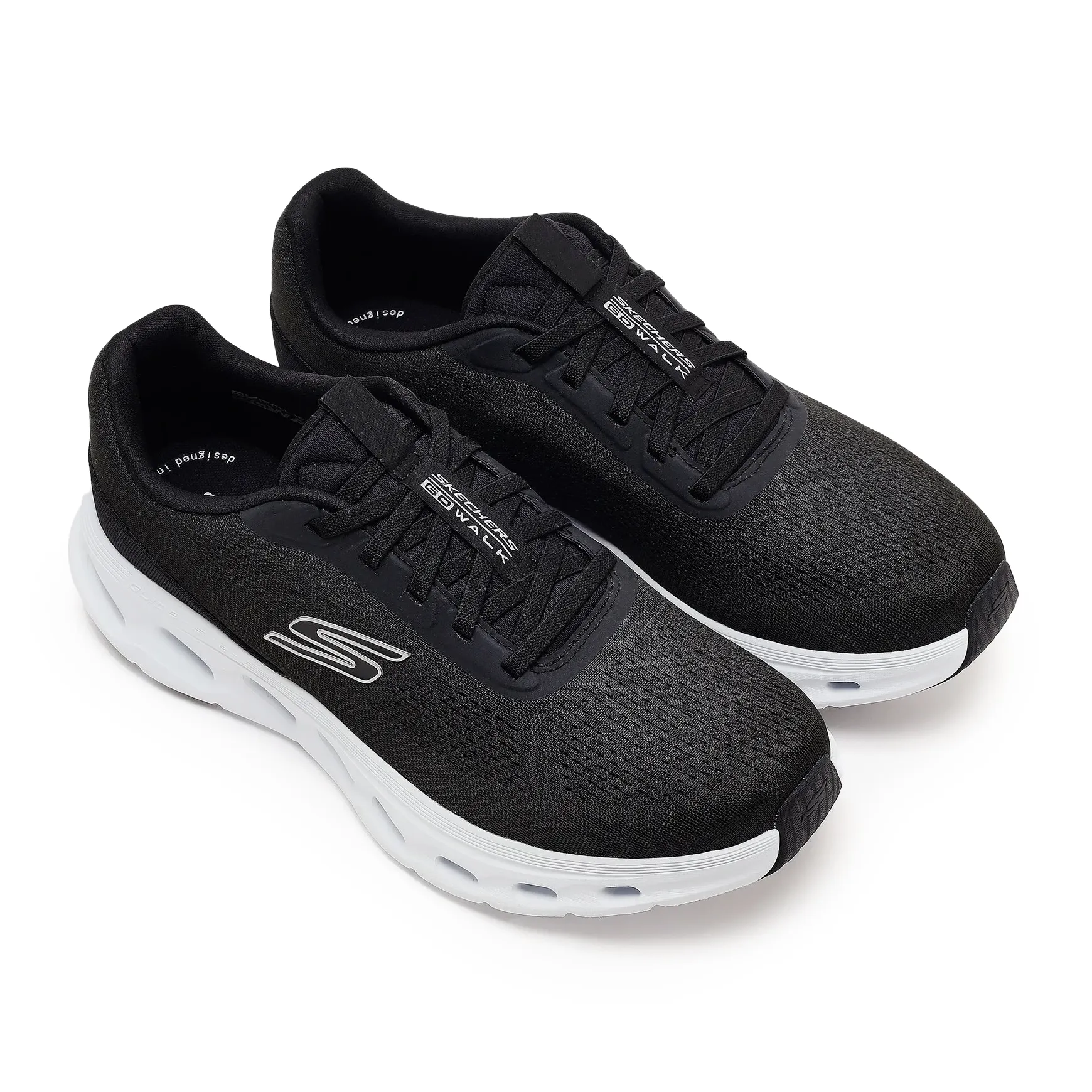 Tênis casual masculino Skechers preto com detalhes brancos, vista lateral em fundo branco